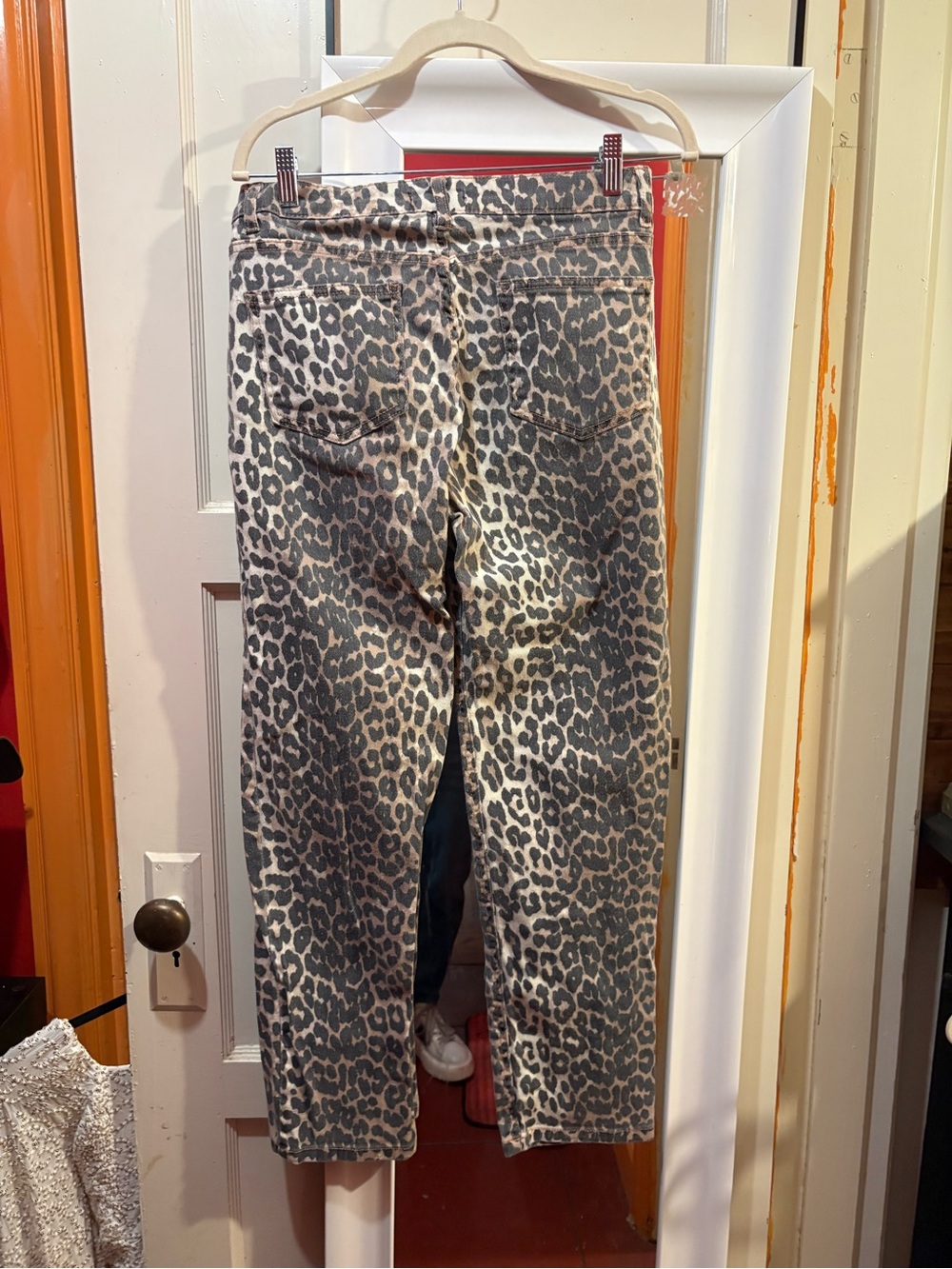 🐶Oat New York leopard print straight leg jean size 6/28 animal print denim - Picture 4 of 5